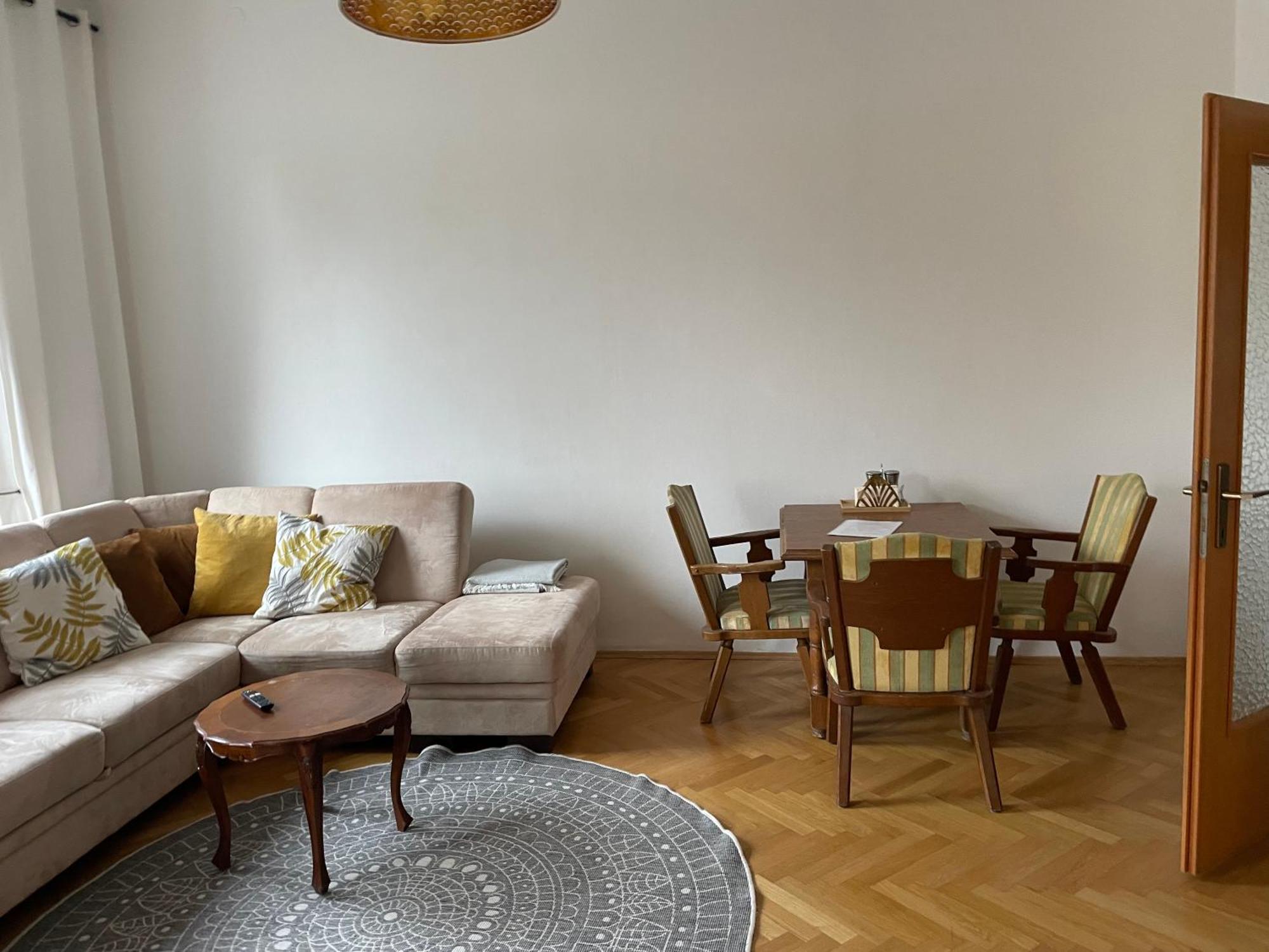 Studios Klagenfurt Клагенфурт Стая снимка